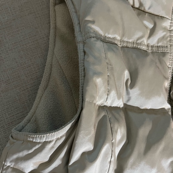 Puffer Vest - Picture 3 of 4